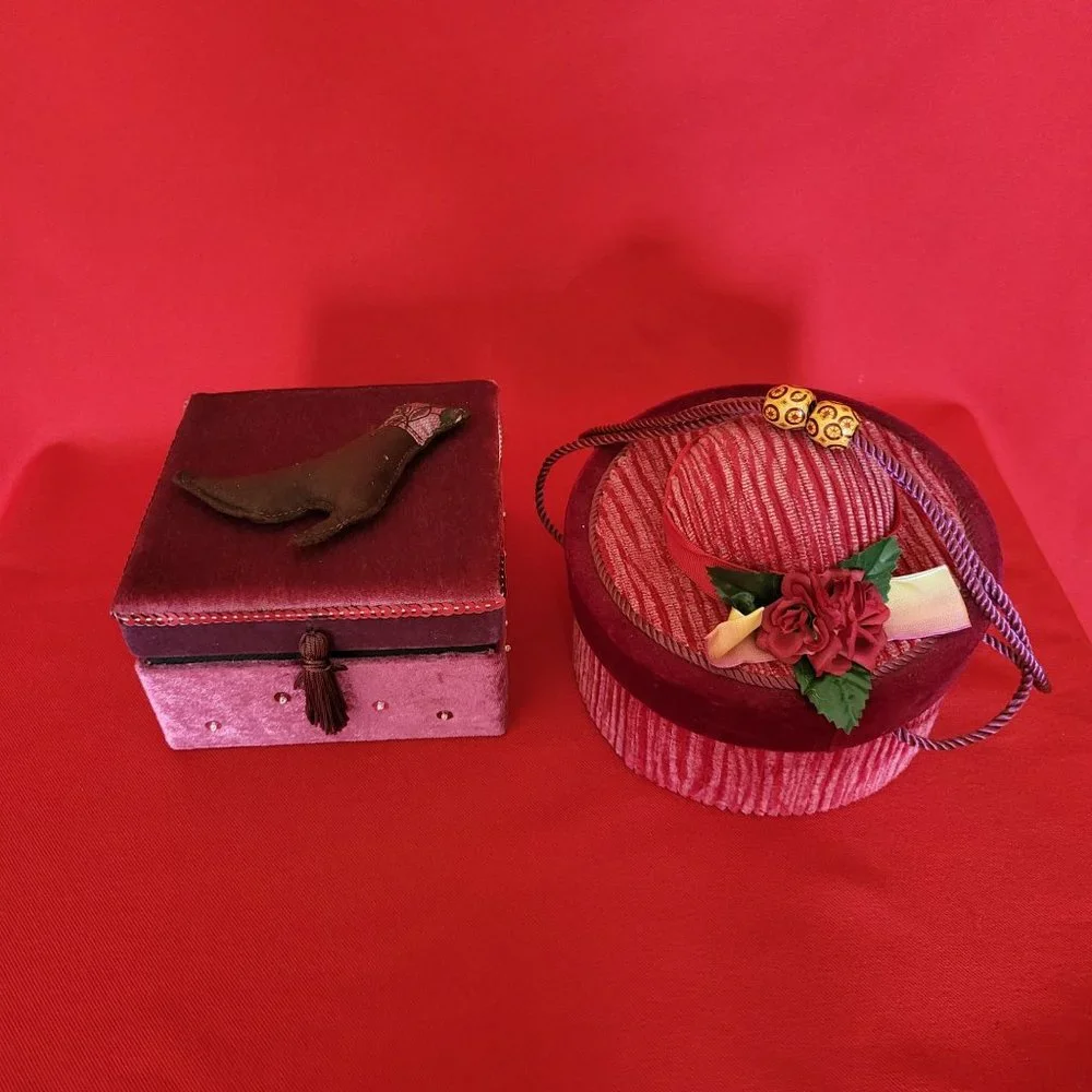 Dept 52 Sewing Box Red Velvet Square and Hat Shape Set of 2 Holiday Time